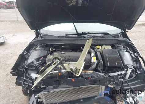 2015 Chevrolet Malibu z USA, uszkodzony, nr VIN 1G11G5SX0F2334137